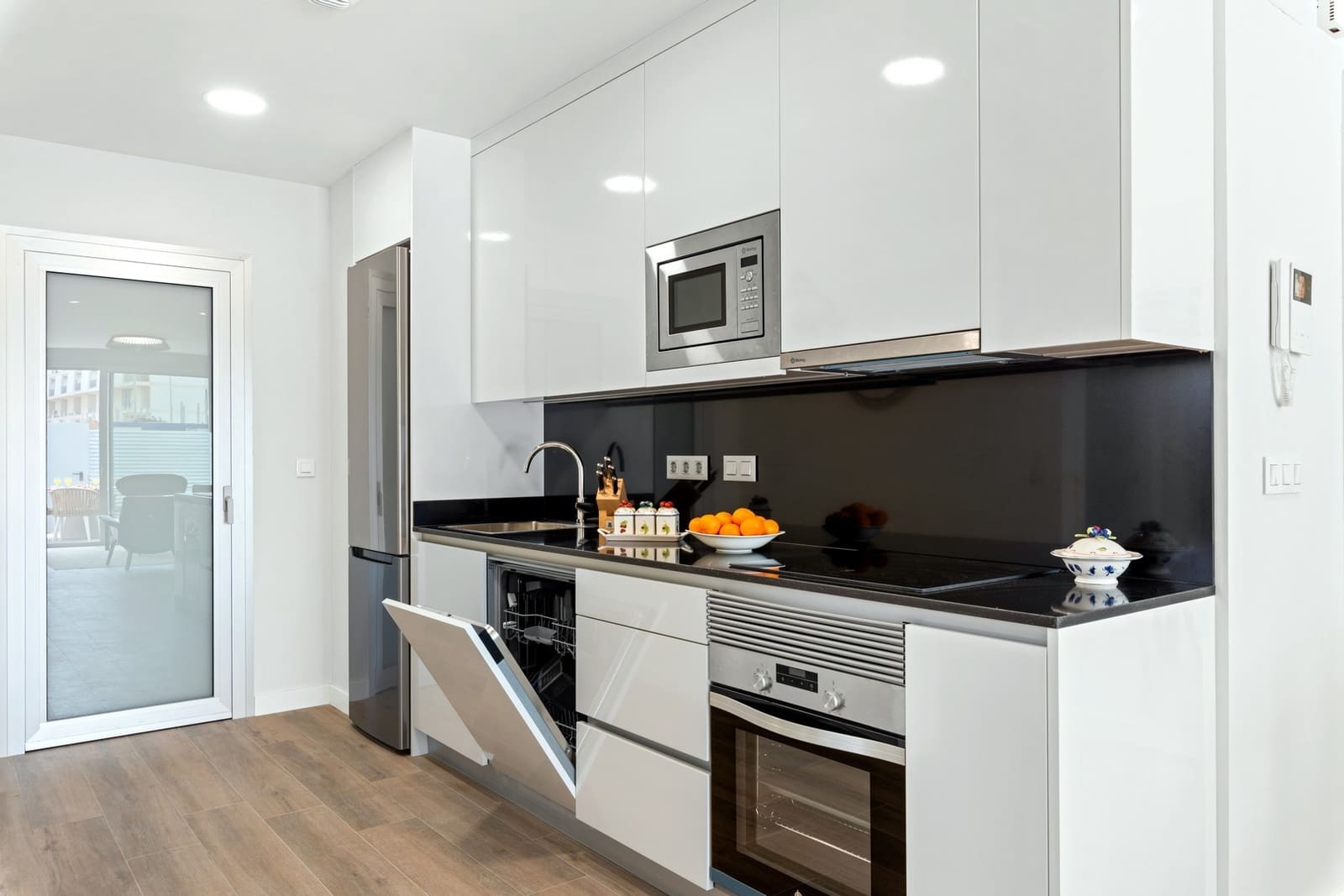 Beach Apartment for sale in Orihuela Costa with pool garage - € 229,800 (Ref: 7508337)