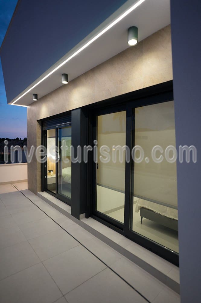 3 soverom Villa til salgs i Orihuela Costa med svømmebasseng garasje - € 365 000 (Ref: 7722057)