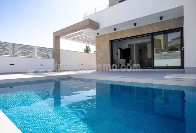 3 slaapkamer Villa te koop in Lomas de Cabo Roig - Los Dolses, Orihuela met zwembad garage - € 365.000 (Ref: 7722057)