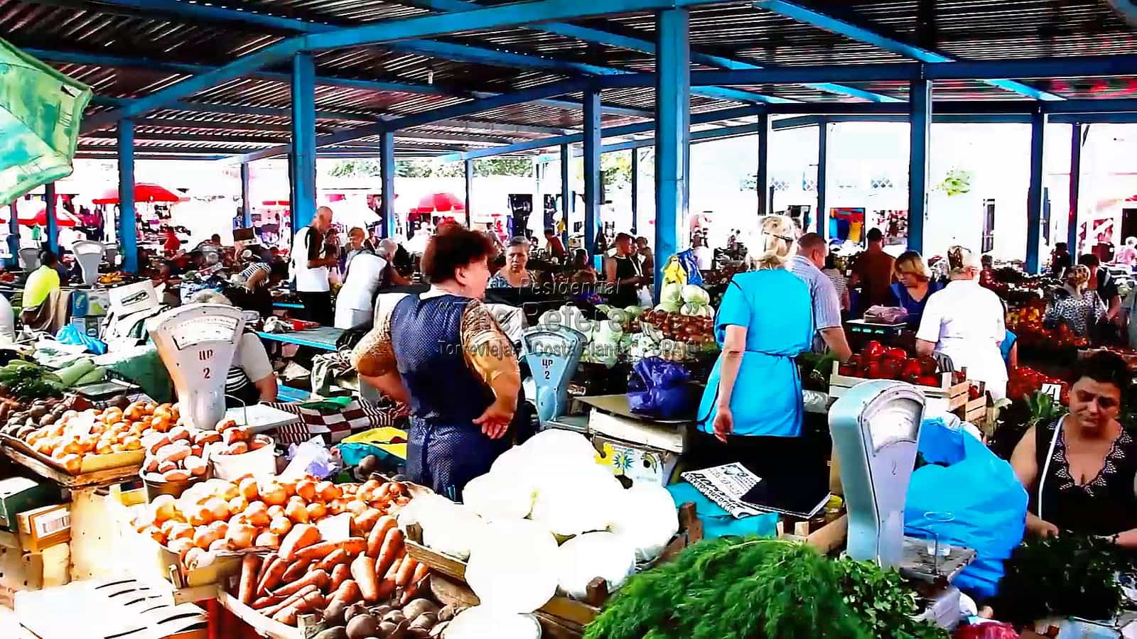 1 soveværelse Strandlejlighed til salg i Torrevieja med swimmingpool - € 209.350 (Ref: 8527809)