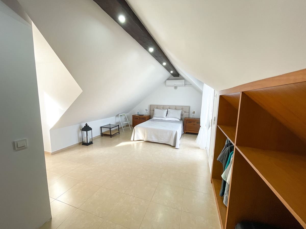 3 soveværelse Semi-Rækkehus til salg i Benalmadena med swimmingpool garage - € 830.000 (Ref: 9640508)