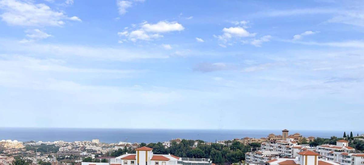 3 soveværelse Semi-Rækkehus til salg i Benalmadena med swimmingpool garage - € 830.000 (Ref: 9640508)