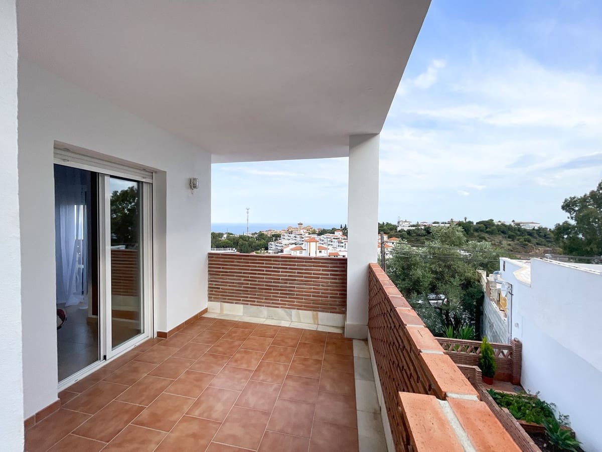 3 soveværelse Semi-Rækkehus til salg i Benalmadena med swimmingpool garage - € 830.000 (Ref: 9640508)