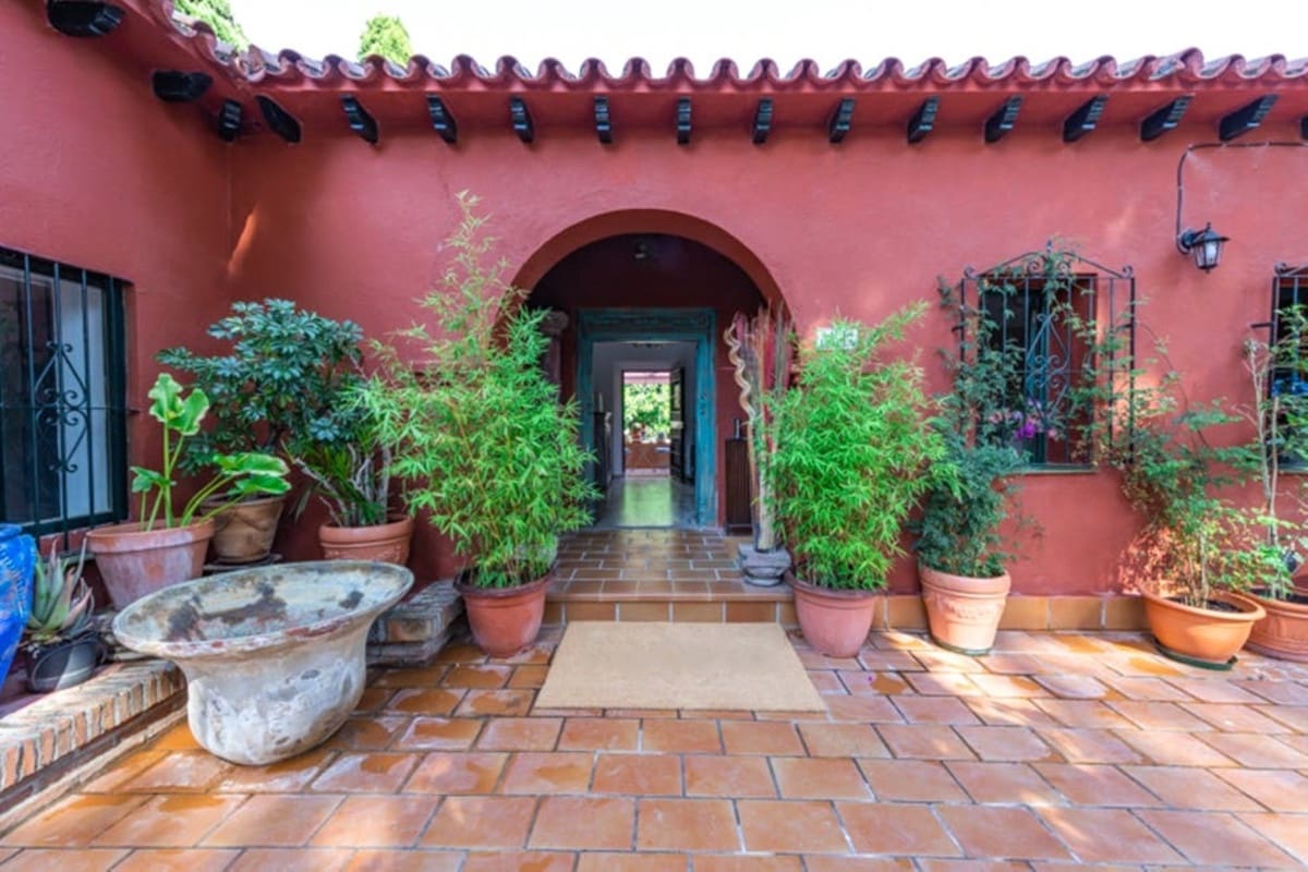 6 sypialnia Willa na sprzedaż w Torremolinos z basenem - 1 200 000 € (Ref: 9640509)