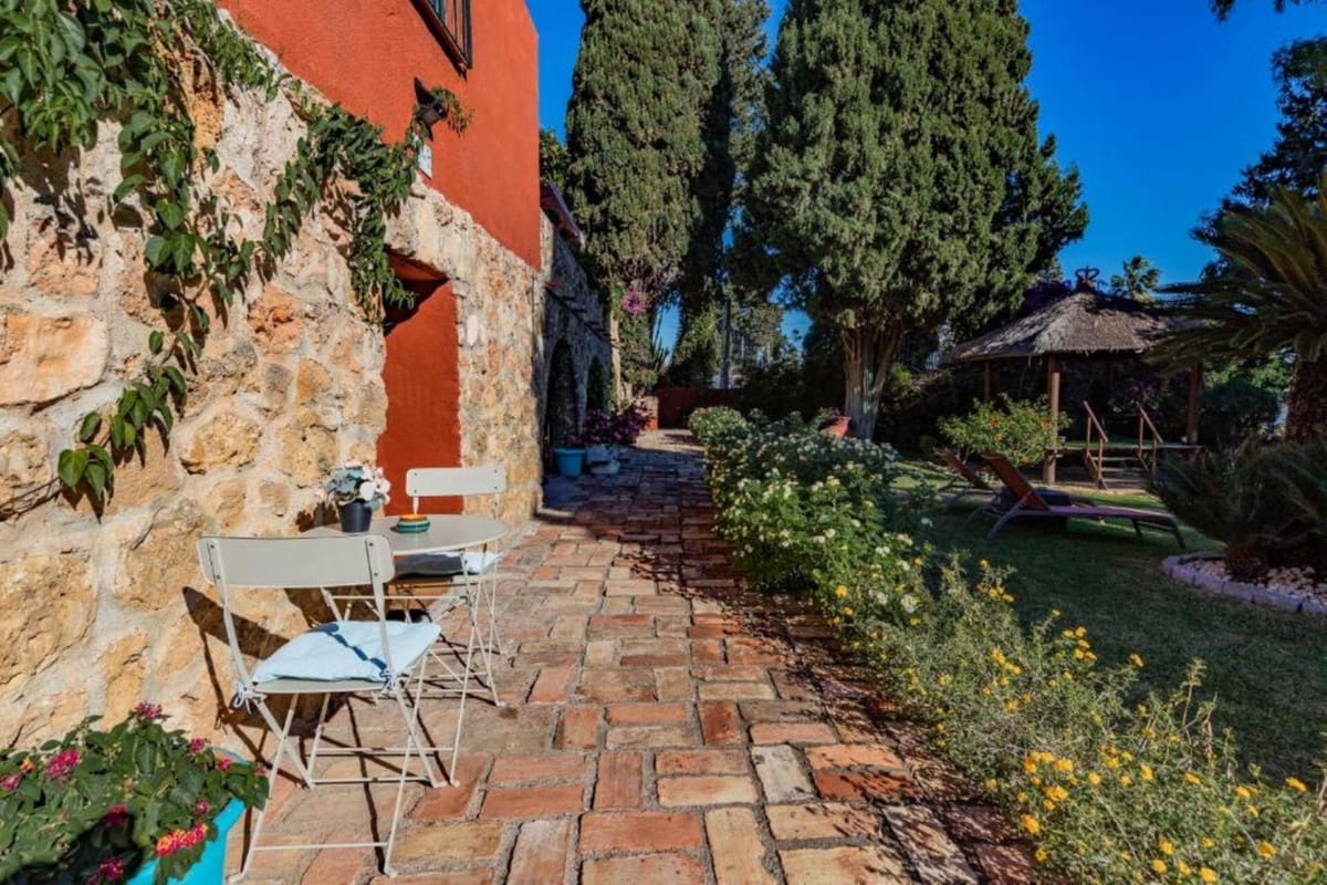 6 sypialnia Willa na sprzedaż w Torremolinos z basenem - 1 200 000 € (Ref: 9640509)