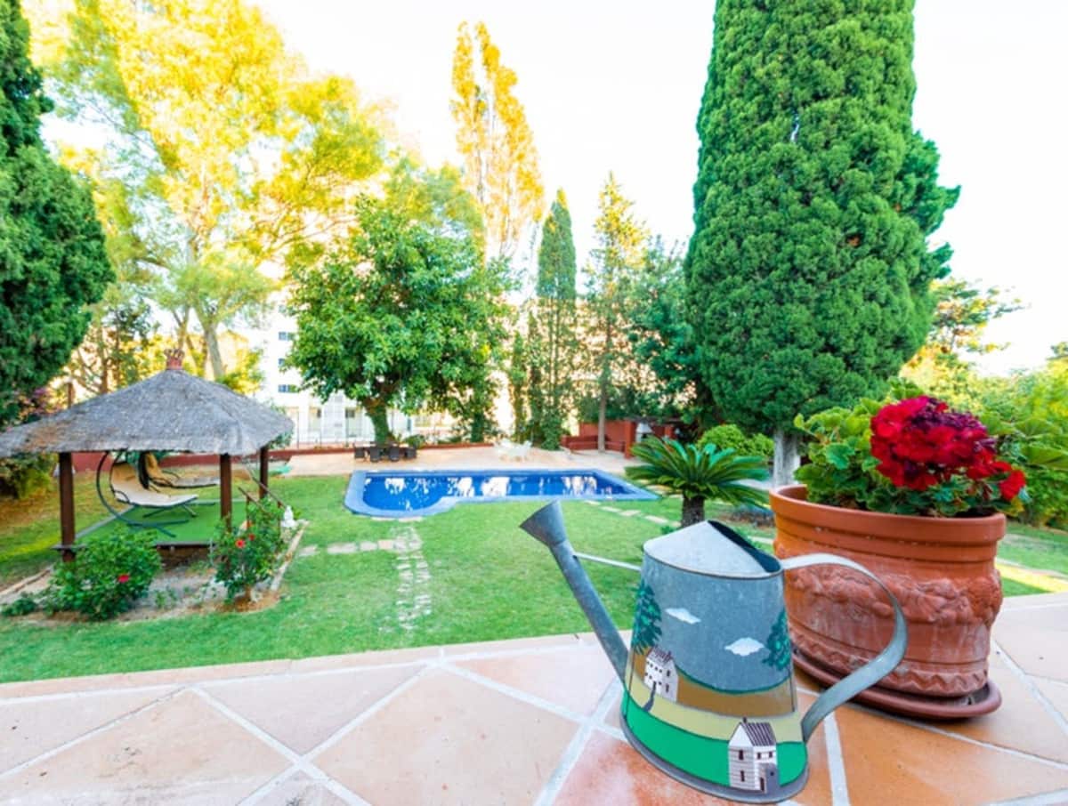 6 makuuhuone Hotelli myytävänä paikassa Torremolinos mukana uima-altaan 
autotalli - 1 200 000 € (Ref: 9640510)