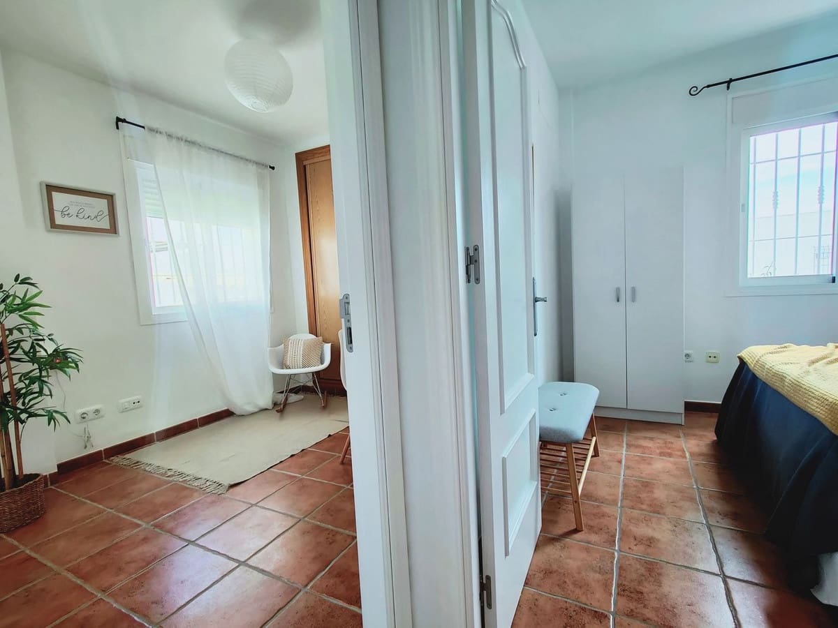 5 soveværelse Villa til salg i Torrequebrada med swimmingpool garage - € 870.000 (Ref: 9640512)