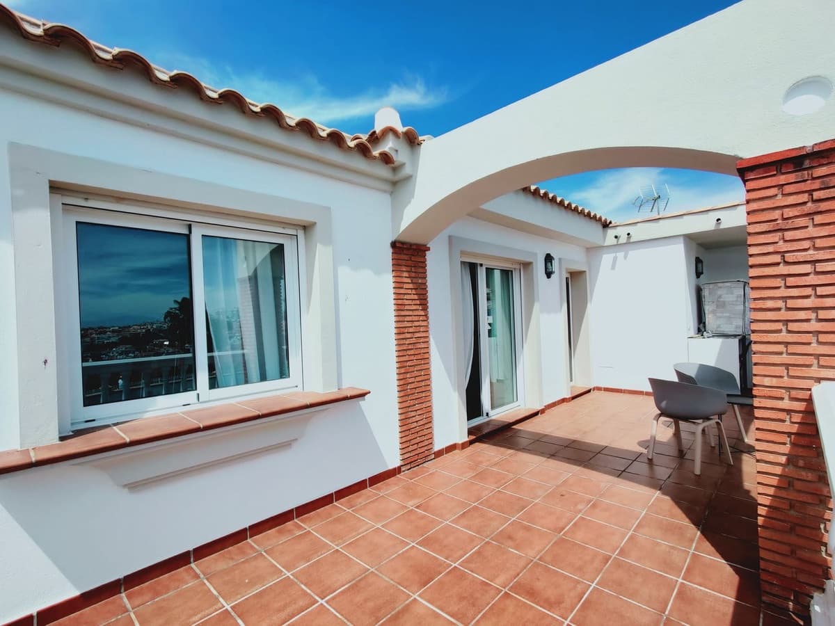 5 soveværelse Villa til salg i Torrequebrada med swimmingpool garage - € 870.000 (Ref: 9640512)