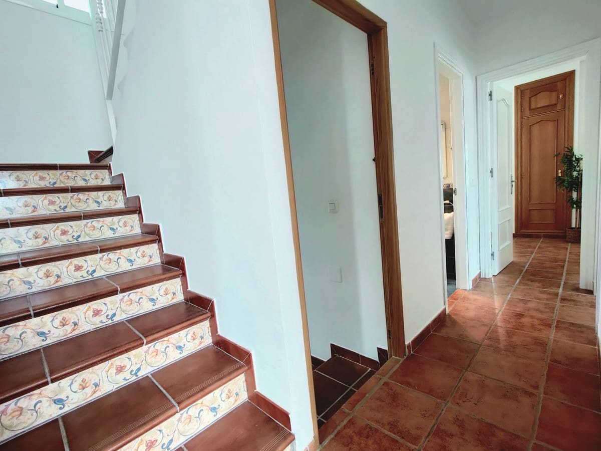 5 soveværelse Villa til salg i Torrequebrada med swimmingpool garage - € 870.000 (Ref: 9640512)