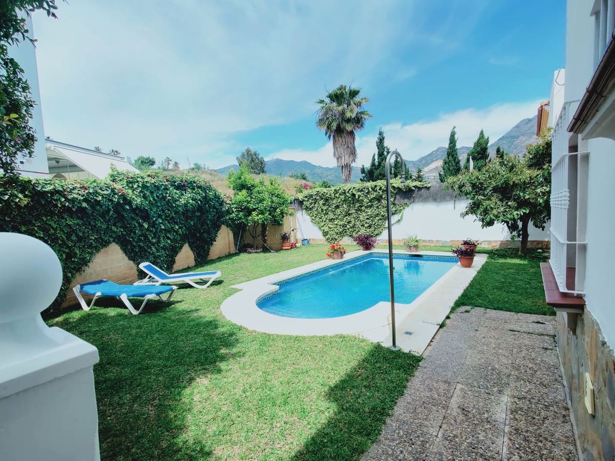 5 soveværelse Villa til salg i Torrequebrada med swimmingpool garage - € 870.000 (Ref: 9640512)