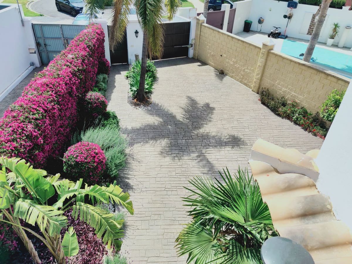 5 soveværelse Villa til salg i Torrequebrada med swimmingpool garage - € 870.000 (Ref: 9640512)