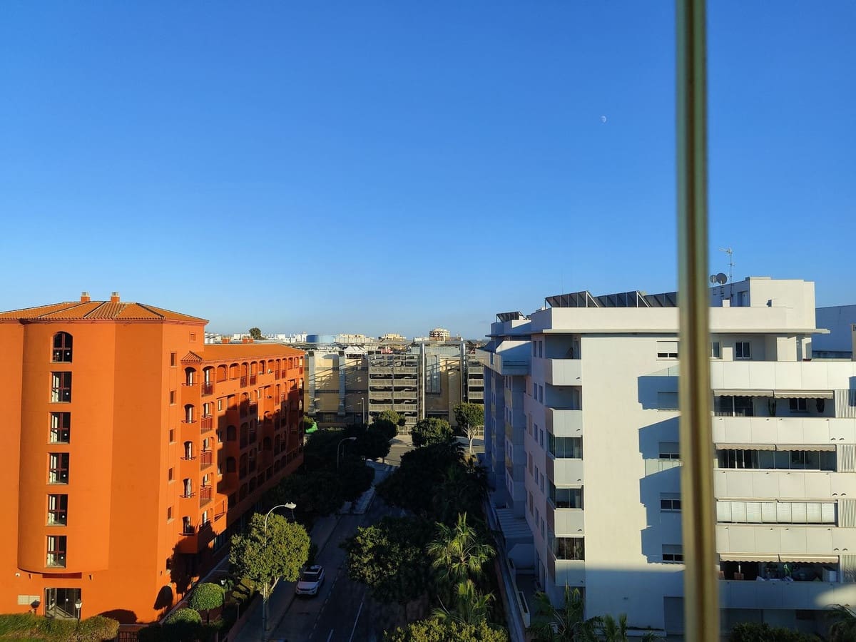 2 quarto Penthouse para arrendar em Fuengirola com piscina garagem - 1 450 € (Ref: 9640513)