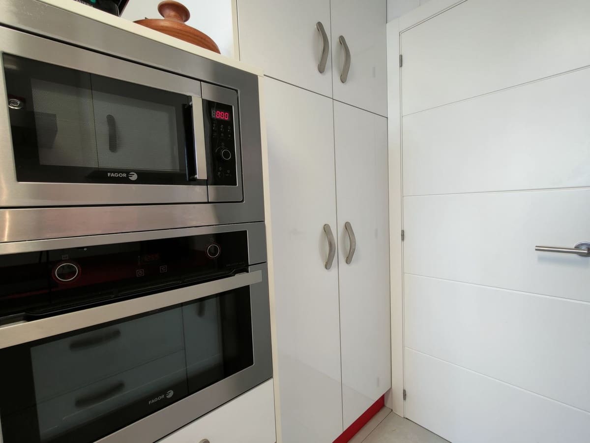 2 quarto Penthouse para arrendar em Fuengirola com piscina garagem - 1 450 € (Ref: 9640513)