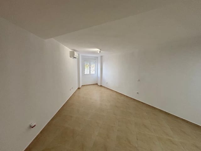 2 soveværelse Lejlighed til leje i Benalmádena pueblo, Benalmádena med garage - € 1.100 (Ref: 9640514)