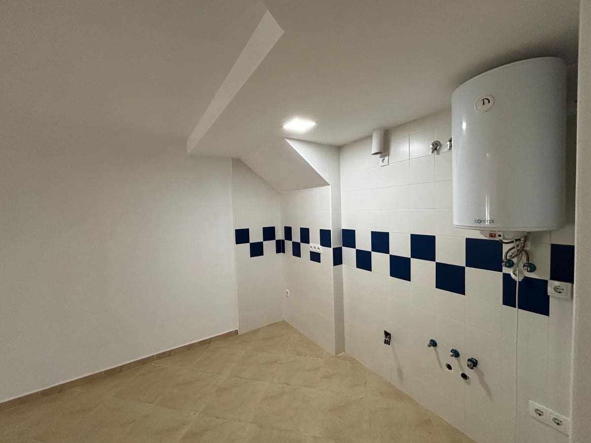 2 soveværelse Lejlighed til leje i Benalmadena med garage - € 1.100 (Ref: 9640514)