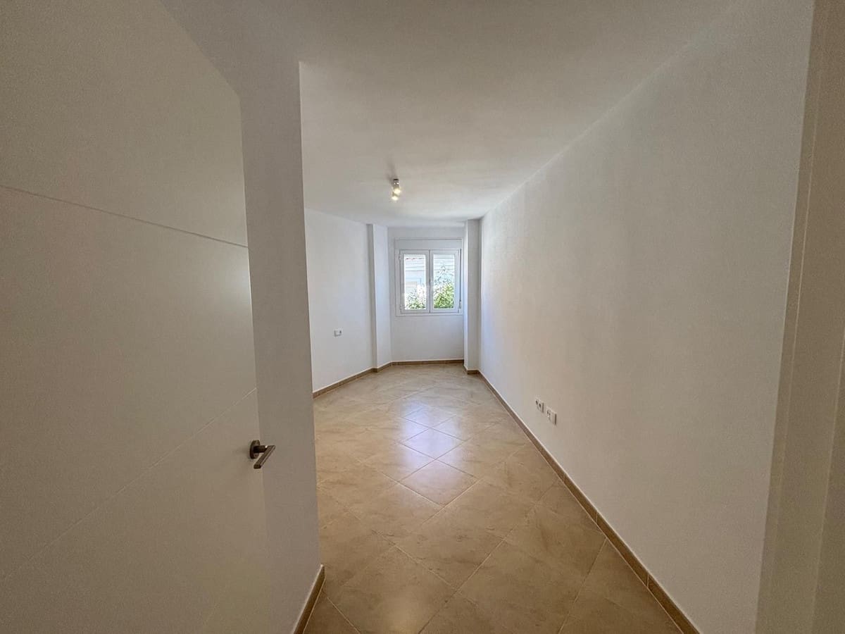 2 soveværelse Lejlighed til leje i Benalmadena med garage - € 1.100 (Ref: 9640514)