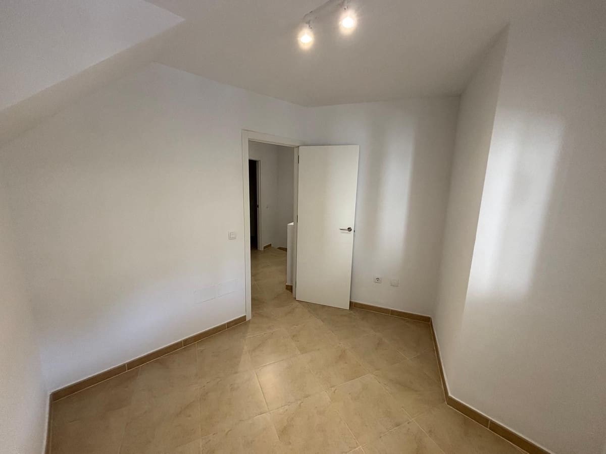 2 soveværelse Lejlighed til leje i Benalmadena med garage - € 1.100 (Ref: 9640514)