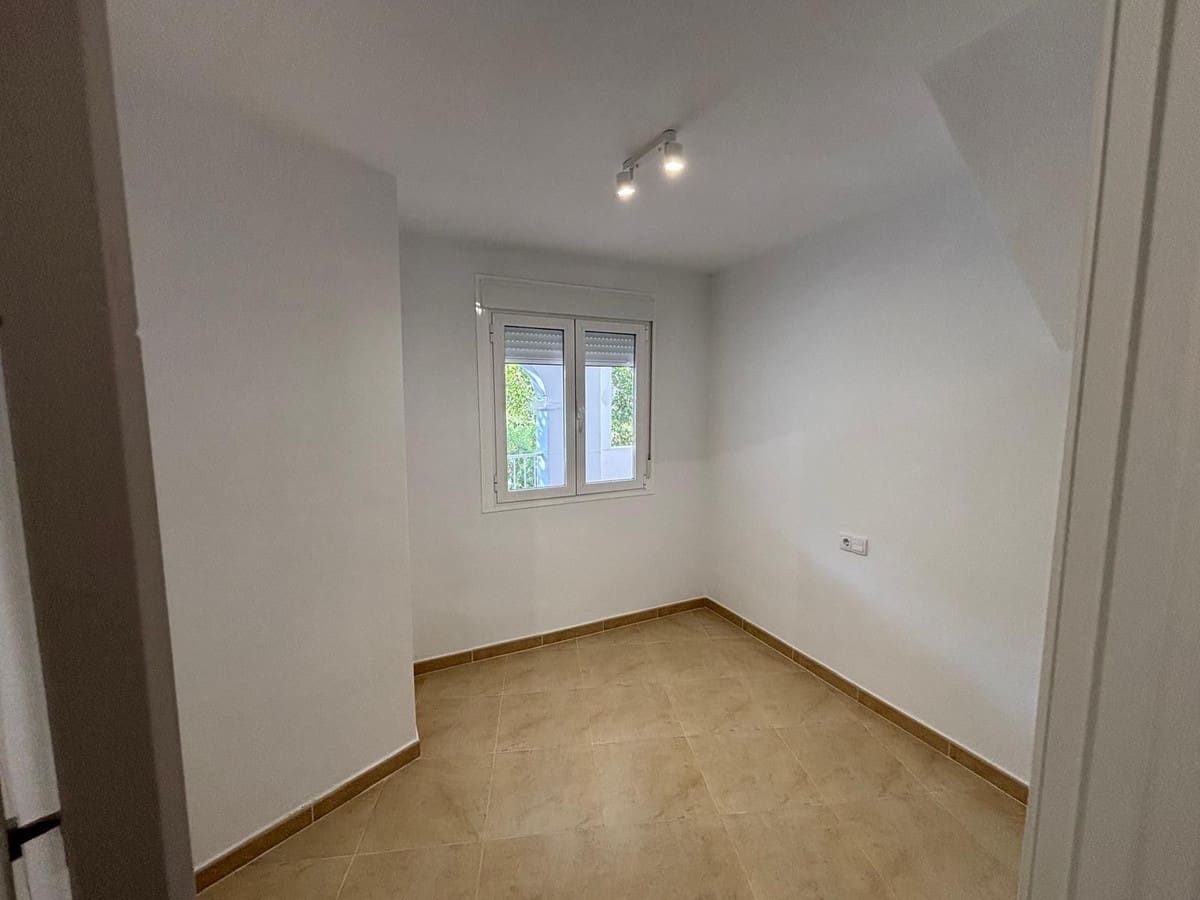 2 soveværelse Lejlighed til leje i Benalmadena med garage - € 1.100 (Ref: 9640514)