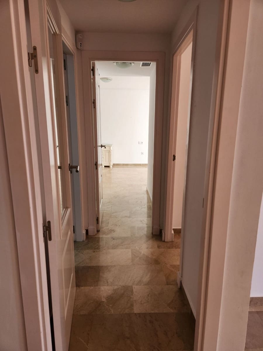 2 soveværelse Lejlighed til salg i Torrequebrada med swimmingpool garage - € 475.000 (Ref: 9640517)