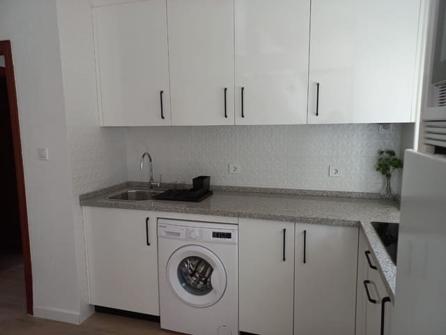 2 soveværelse Lejlighed til leje i Benalmadena Costa, Benalmádena med swimmingpool garage - € 1.000 (Ref: 9640518)