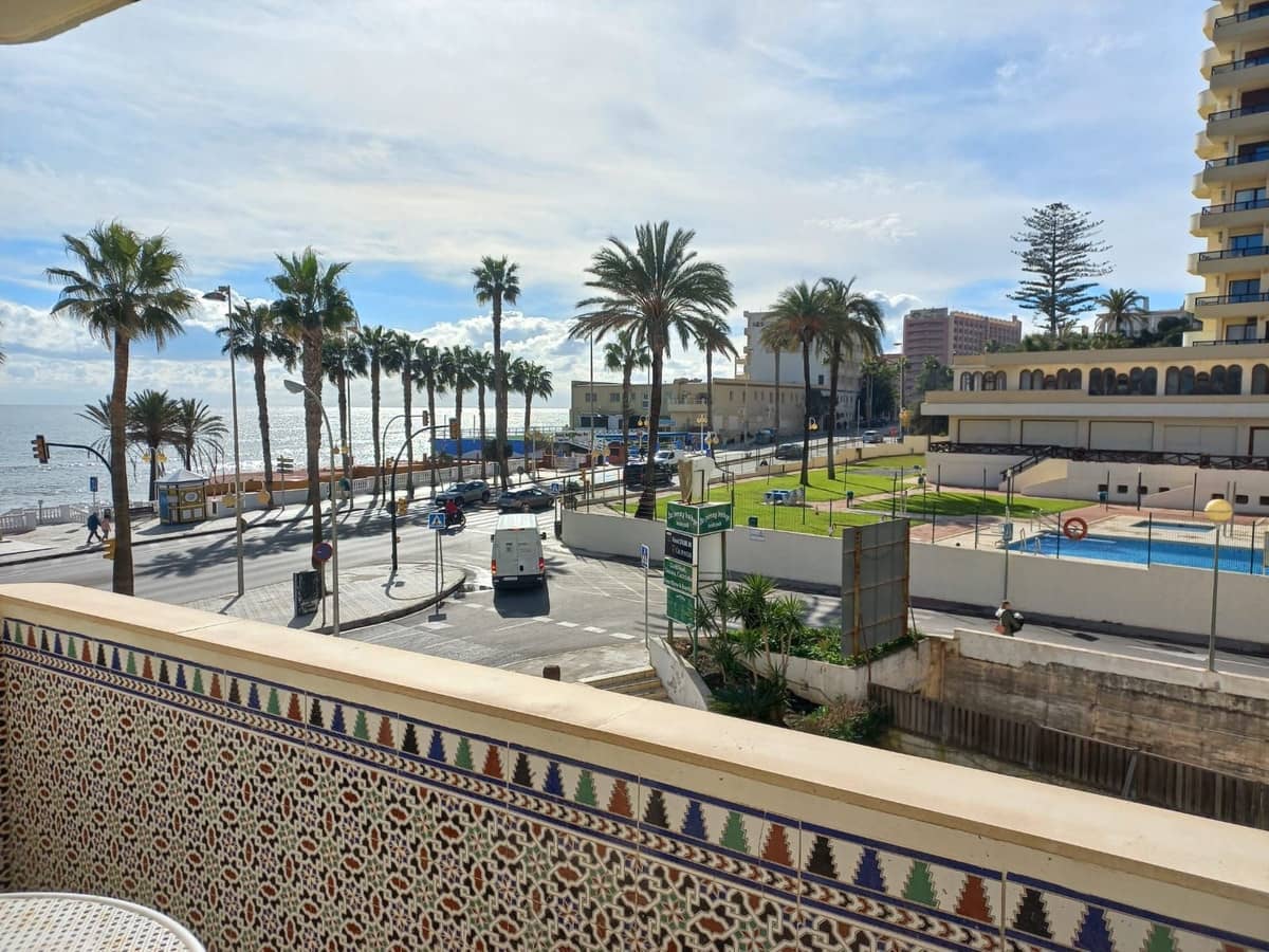 2 soveværelse Lejlighed til leje i Benalmadena Costa med swimmingpool garage - € 1.000 (Ref: 9640518)