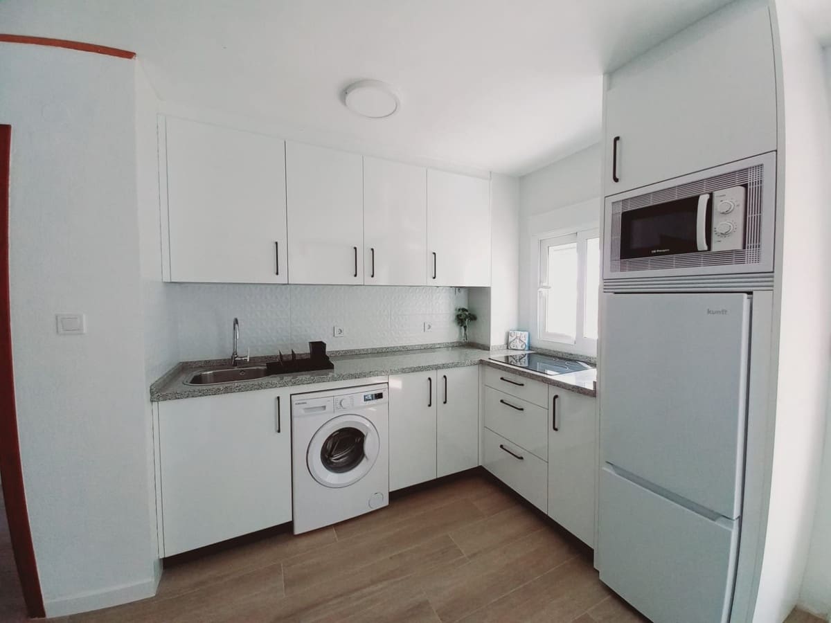 2 soveværelse Lejlighed til leje i Benalmadena Costa med swimmingpool garage - € 1.000 (Ref: 9640518)