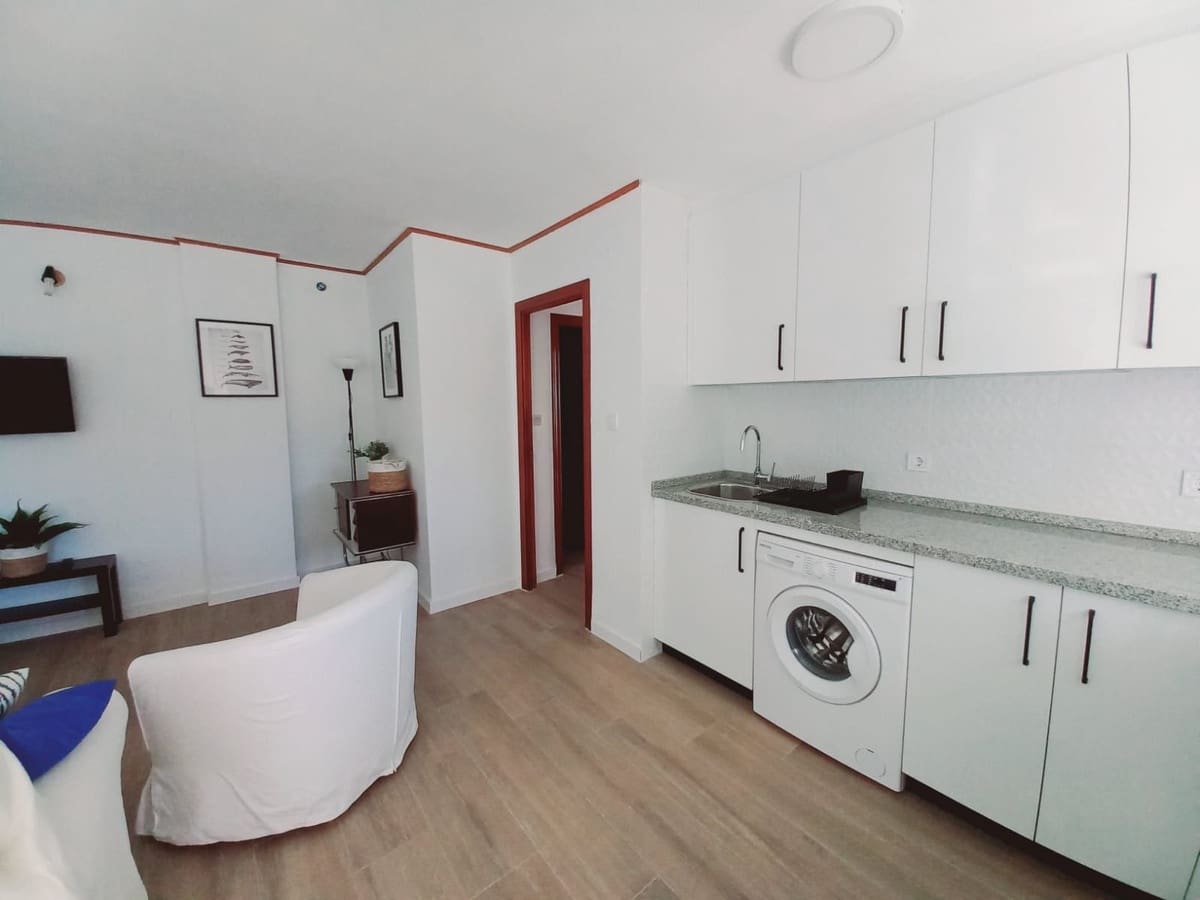 2 soveværelse Lejlighed til leje i Benalmadena Costa med swimmingpool garage - € 1.000 (Ref: 9640518)