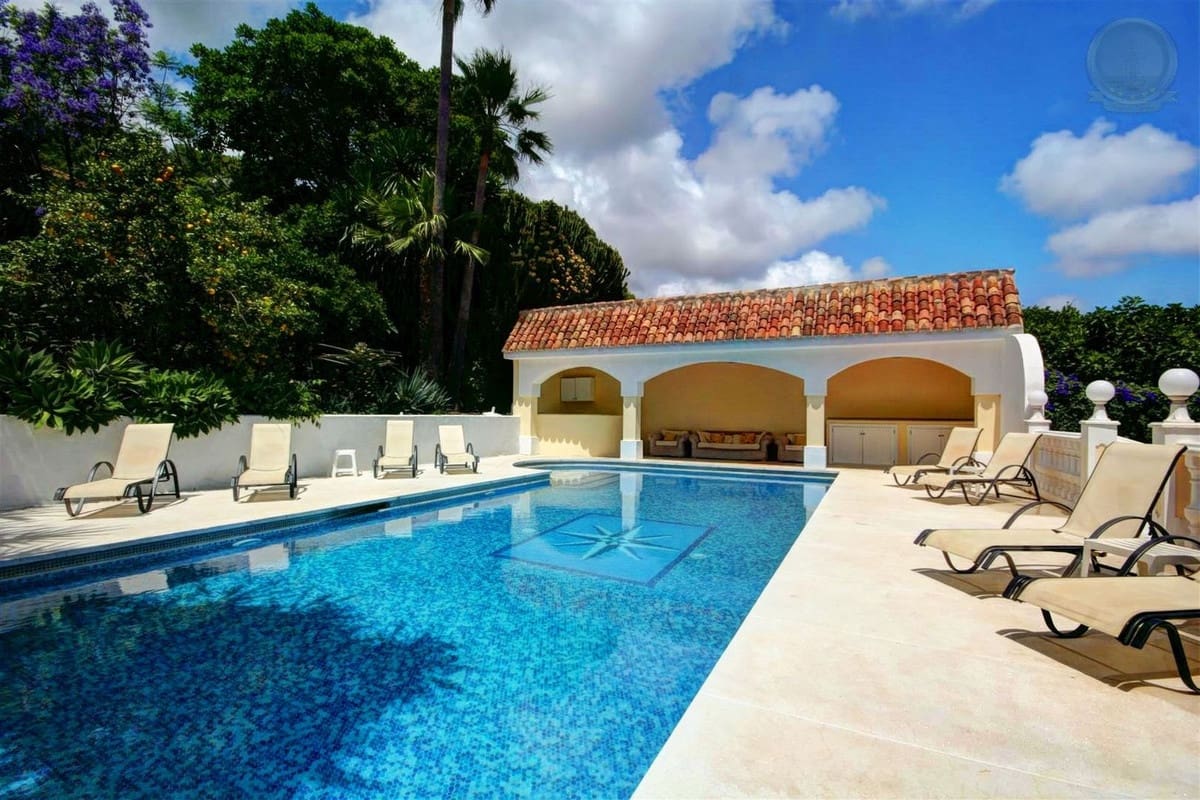 10 sypialnia Willa na sprzedaż w Benalmadena z basenem - 3 000 000 € (Ref: 9640521)