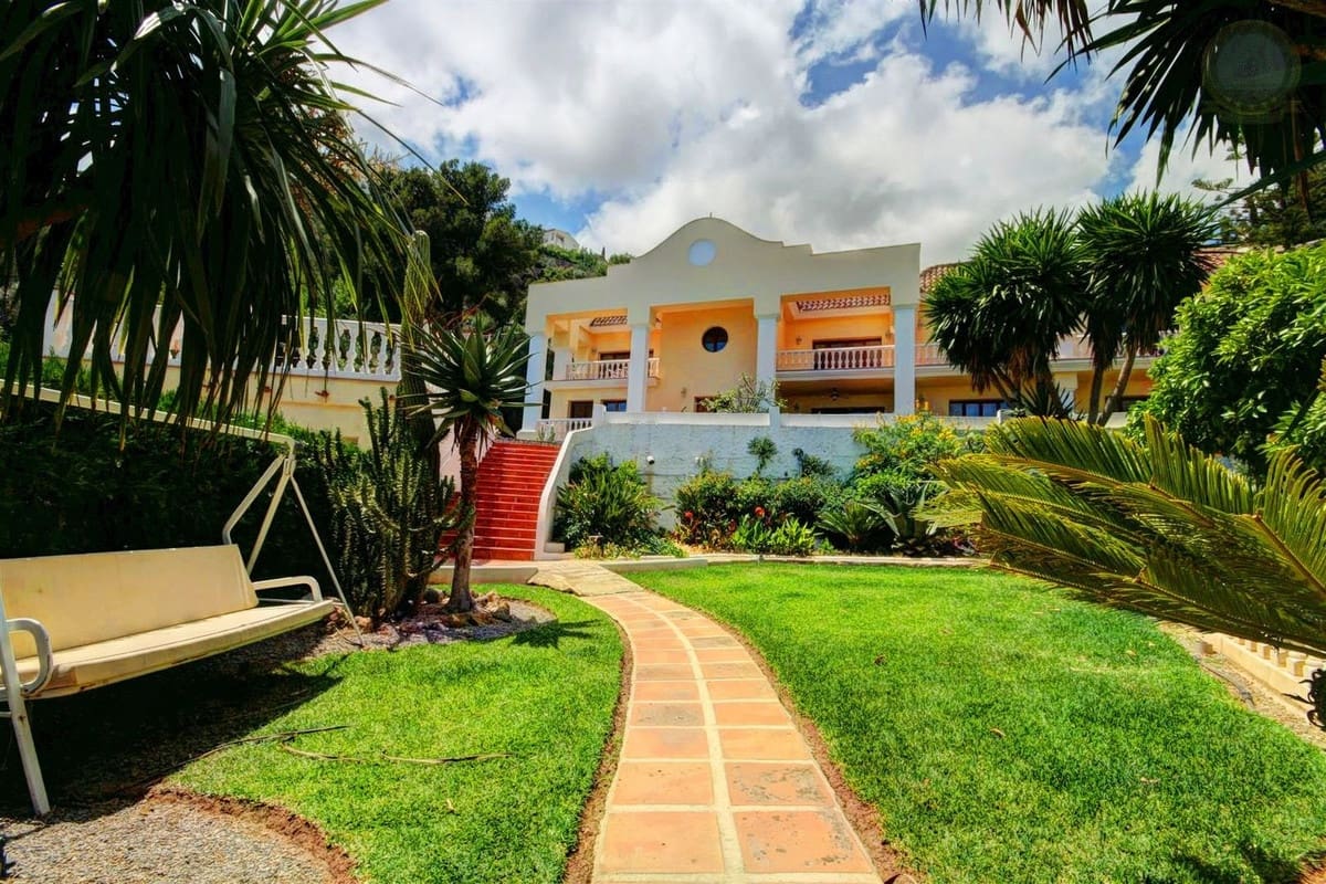 10 sypialnia Willa na sprzedaż w Benalmadena z basenem - 3 000 000 € (Ref: 9640521)