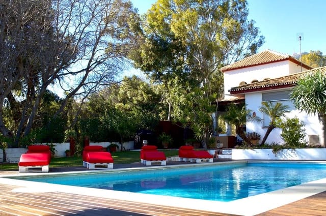 7 soveværelse Villa til leje i Benalmádena pueblo, Benalmádena med swimmingpool - € 6.900 (Ref: 9640522)