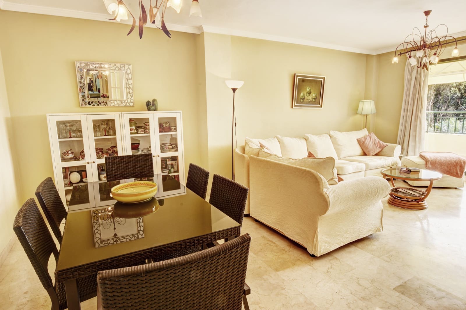 2 makuuhuone Asunto myytävänä paikassa Benalmadena mukana uima-altaan 
autotalli - 369 000 € (Ref: 9687554)