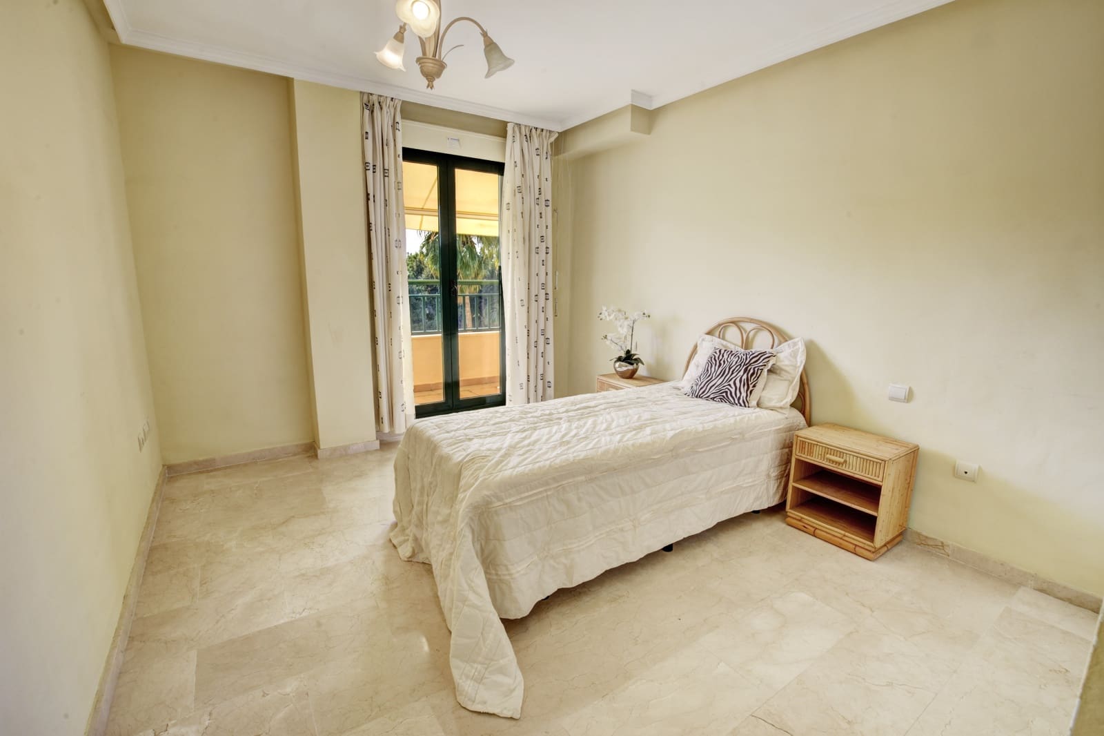 2 makuuhuone Asunto myytävänä paikassa Benalmadena mukana uima-altaan 
autotalli - 369 000 € (Ref: 9687554)