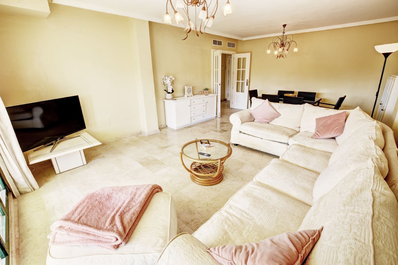 2 makuuhuone Asunto myytävänä paikassa Benalmadena mukana uima-altaan 
autotalli - 369 000 € (Ref: 9687554)