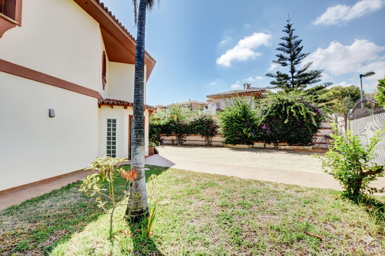 6 slaapkamer Huis te koop in Benalmadena Costa met zwembad garage - € 1.790.000 (Ref: 9697884)