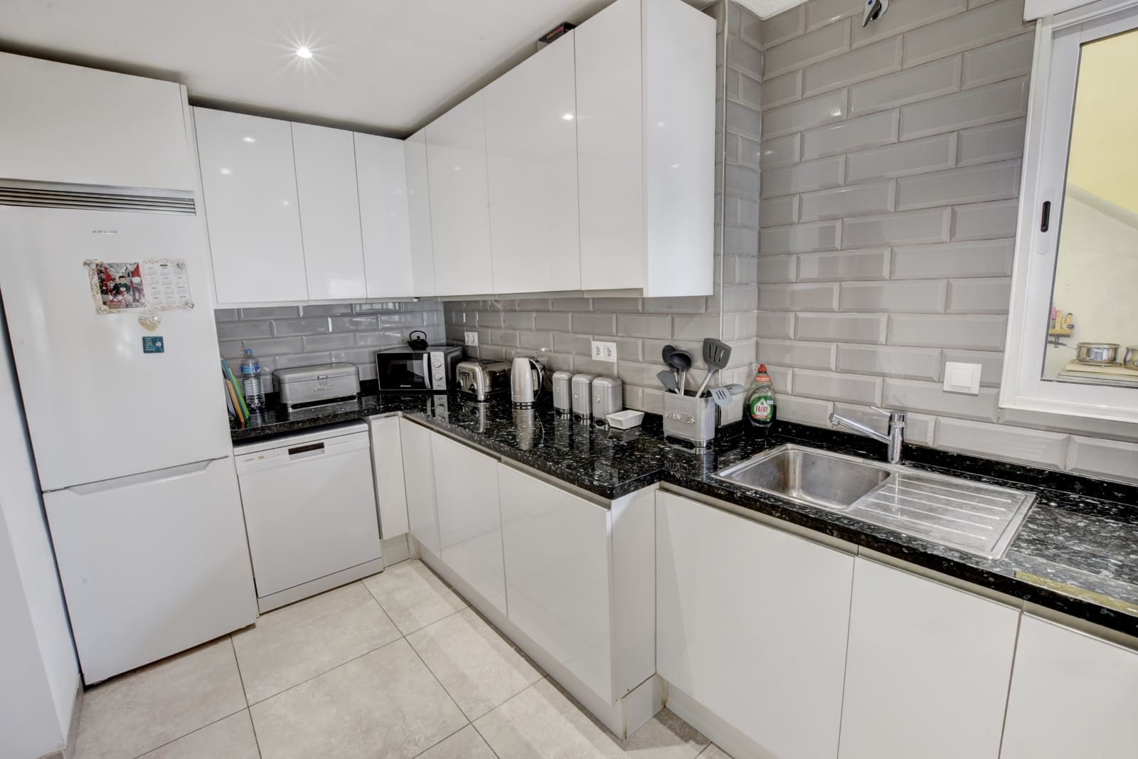 6 bedroom Semi-detached Villa for sale in Benalmadena with pool garage - € 799,000 (Ref: 9699110)