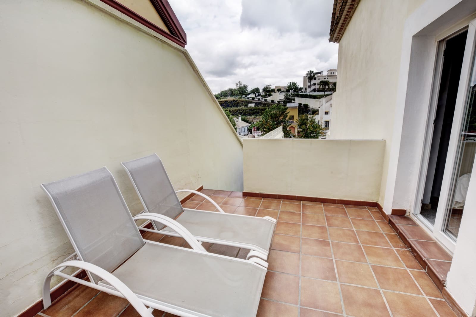 6 bedroom Semi-detached Villa for sale in Benalmadena with pool garage - € 799,000 (Ref: 9699110)