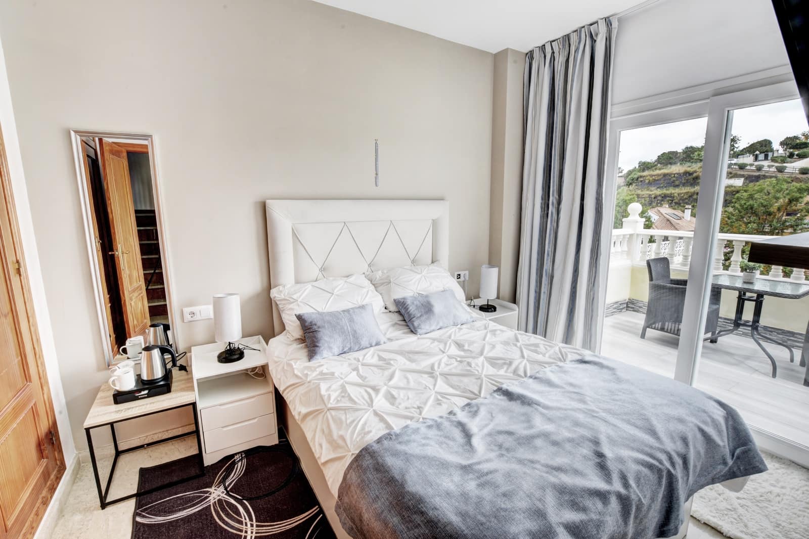 6 bedroom Semi-detached Villa for sale in Benalmadena with pool garage - € 799,000 (Ref: 9699110)