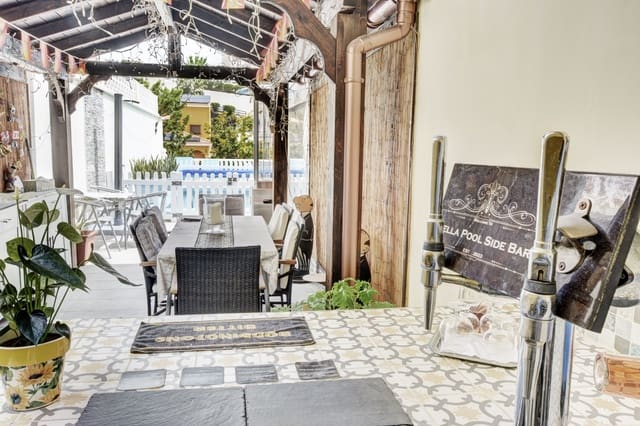 6 soveværelse Semi-Rækkehus til salg i Cortijo Torrequebrada, Benalmádena med swimmingpool garage - € 799.000 (Ref: 9699110)