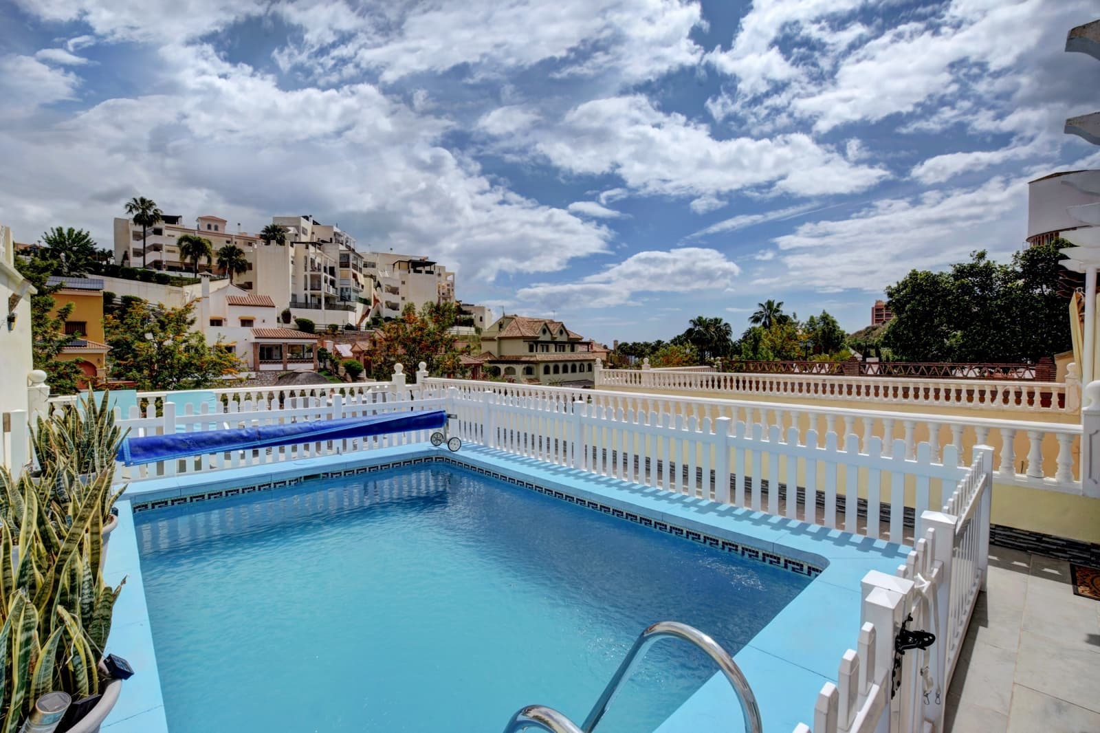 6 bedroom Semi-detached Villa for sale in Benalmadena with pool garage - € 799,000 (Ref: 9699110)