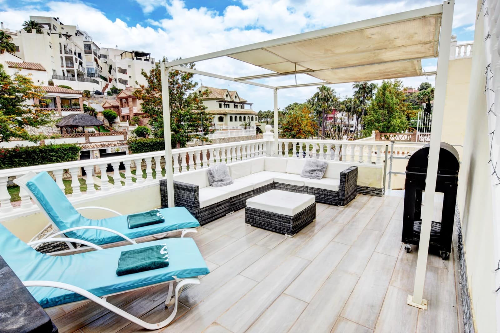 6 bedroom Semi-detached Villa for sale in Benalmadena with pool garage - € 799,000 (Ref: 9699110)