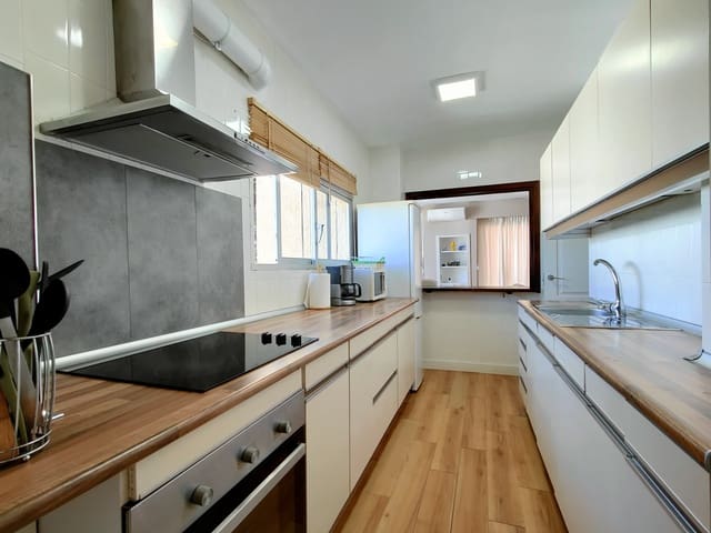 2 makuuhuone Huoneisto vuokrattavana paikassa Puerto Marina, Benalmádena mukana 
autotalli - 1 000 € (Ref: 9891128)