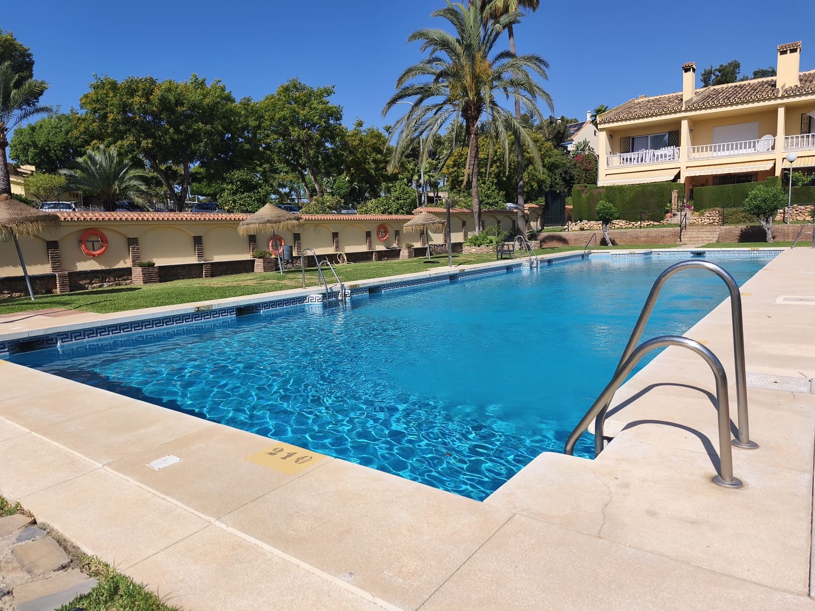 2 chambre Villa/Maison Mitoyenne à vendre à Benalmadena avec piscine garage - 394 000 € (Ref: 9924893)