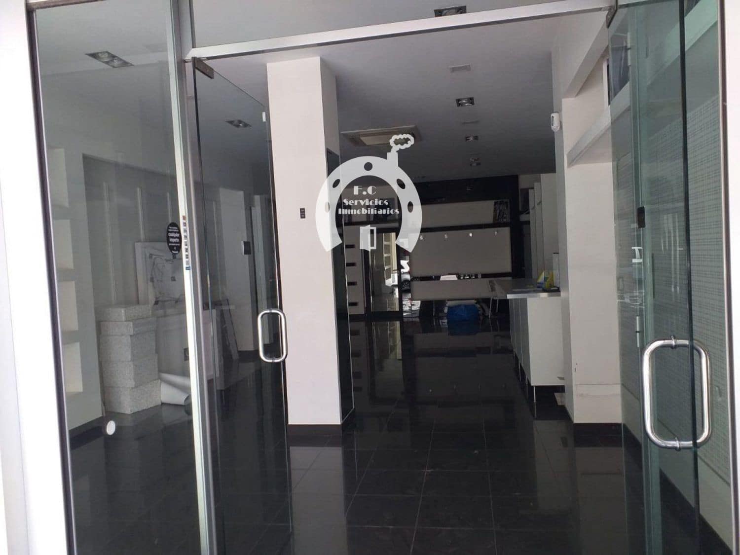 Commercial for rent in Elche / Elx - € 13,000 (Ref: 10007818)
