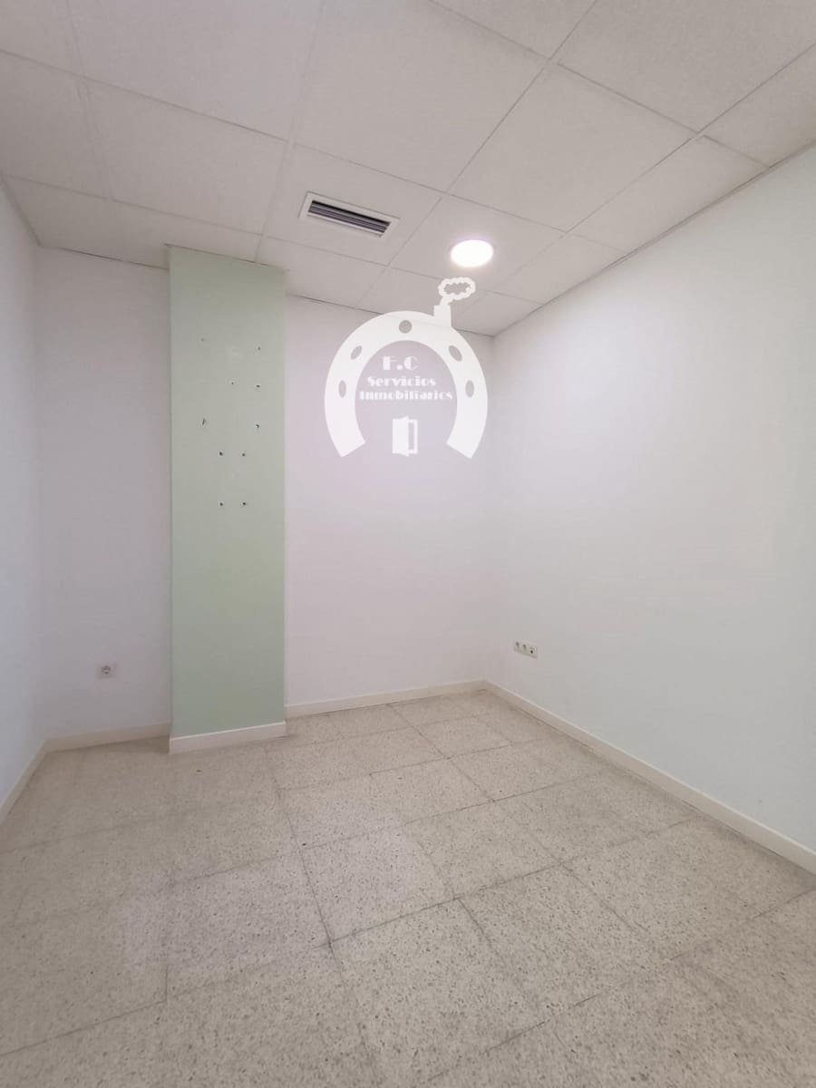 Comercial para arrendar em Elche / Elx - 700 € (Ref: 10007829)