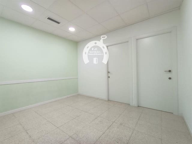 Comercial para arrendar em Carrús Oest - El Toscar, Elche / Elx - 700 € (Ref: 10007829)