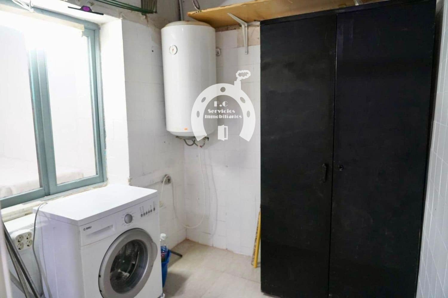 Commercial for sale in Las Bayas - € 125,000 (Ref: 10007830)