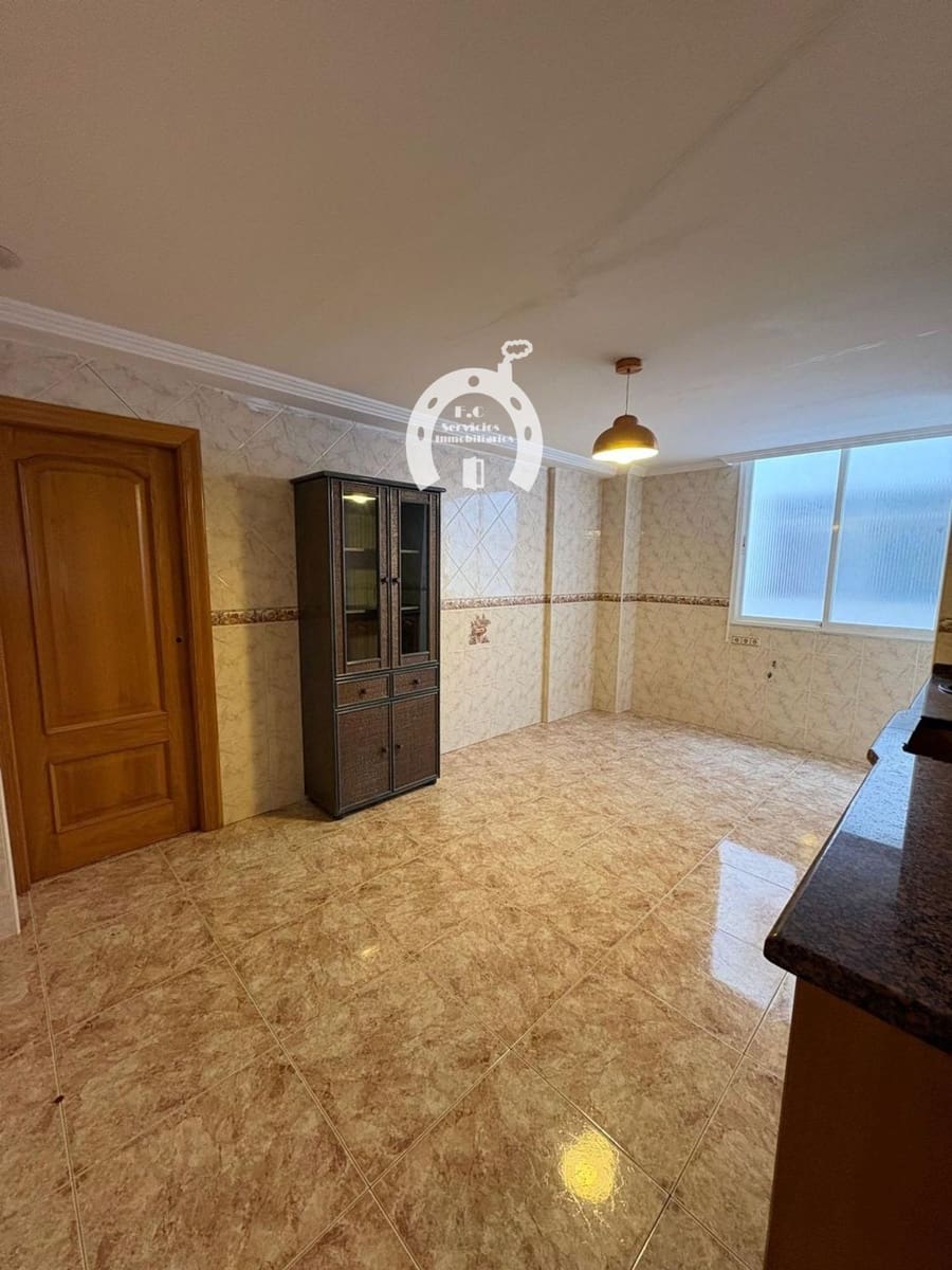 3 sypialnia Mieszkanie na sprzedaż w Elche / Elx - 140 000 € (Ref: 10007840)