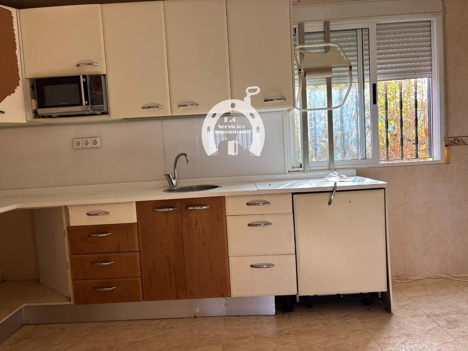 3 bedroom Villa for sale in Elche / Elx - € 199,000 (Ref: 10007853)
