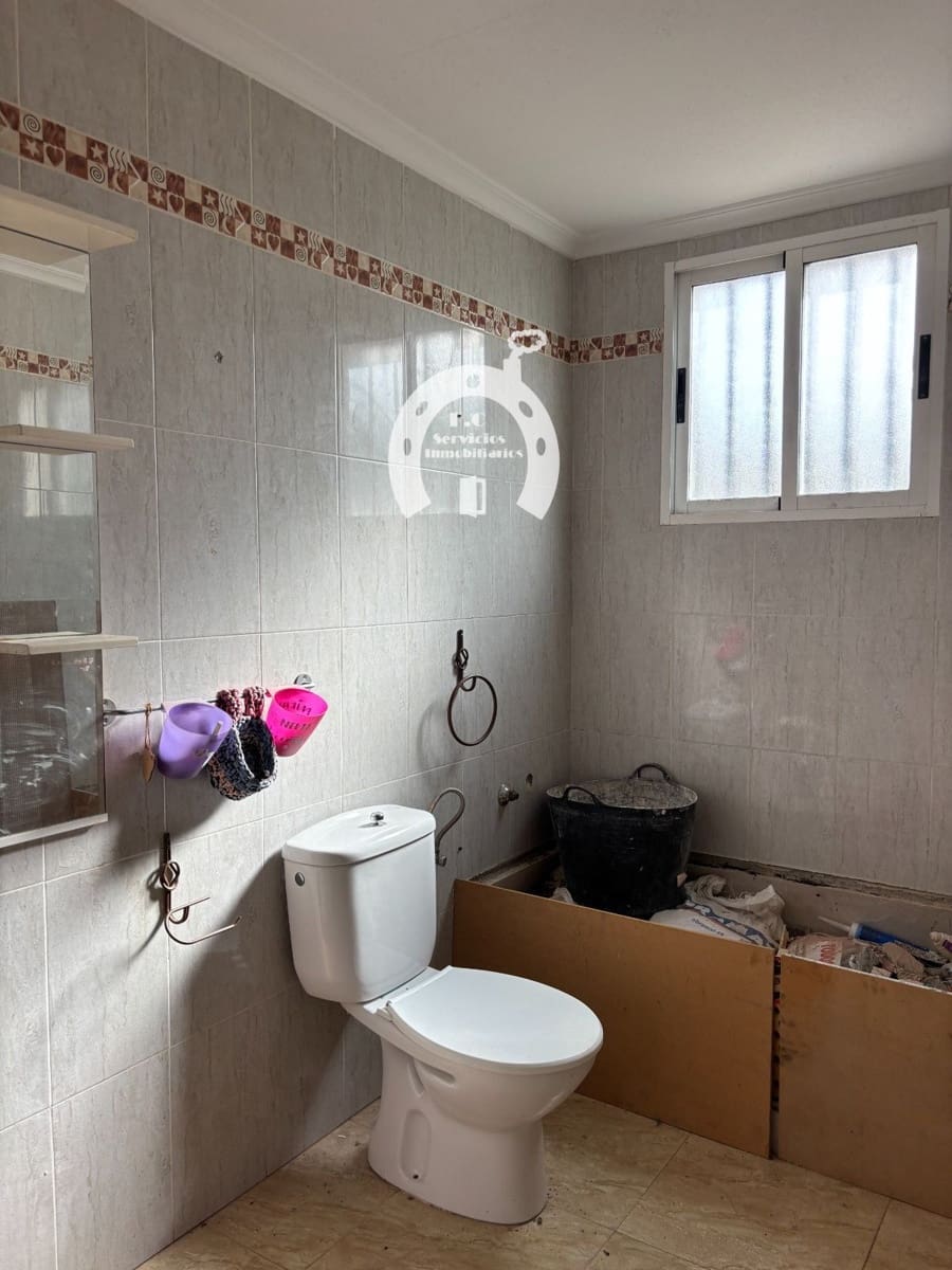 3 bedroom Villa for sale in Elche / Elx - € 199,000 (Ref: 10007853)