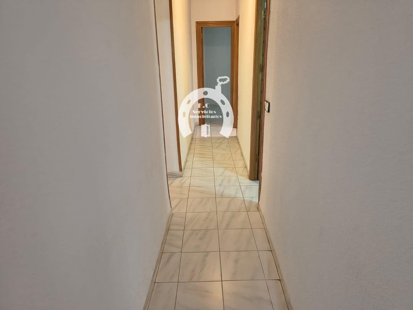 Flat for rent in Elche / Elx - € 800 (Ref: 10007854)